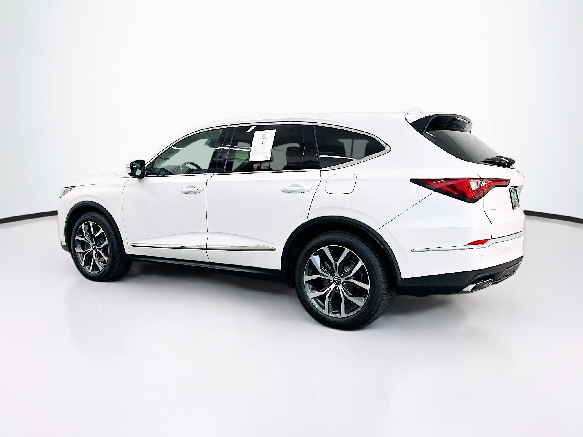 Used 2023 Acura MDX SH-AWD w/ Technology Package image 5
