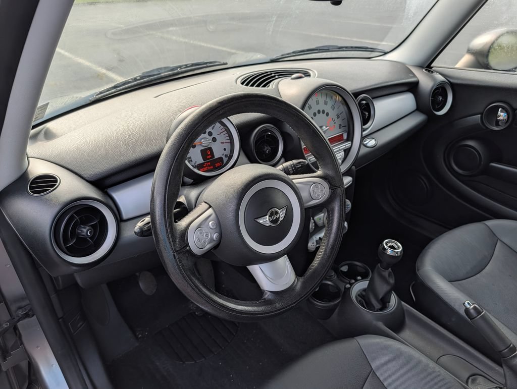 Used 2010 MINI Cooper Hardtop FWD image 16