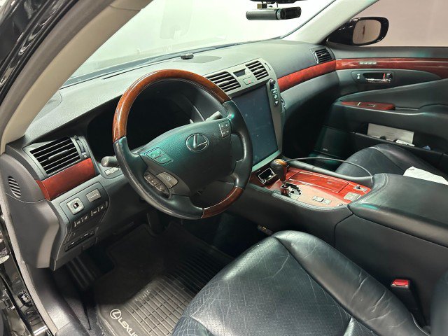 Used 2011 Lexus LS 460 w/ Comfort Pkg RWD image 20