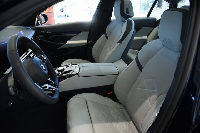 New 2026 BMW 540i xDrive w/ M Sport Package image 24