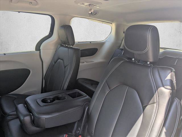 Certified 2024 Chrysler Pacifica Touring-L w/ Uconnect Theater Family Group FWD image 15