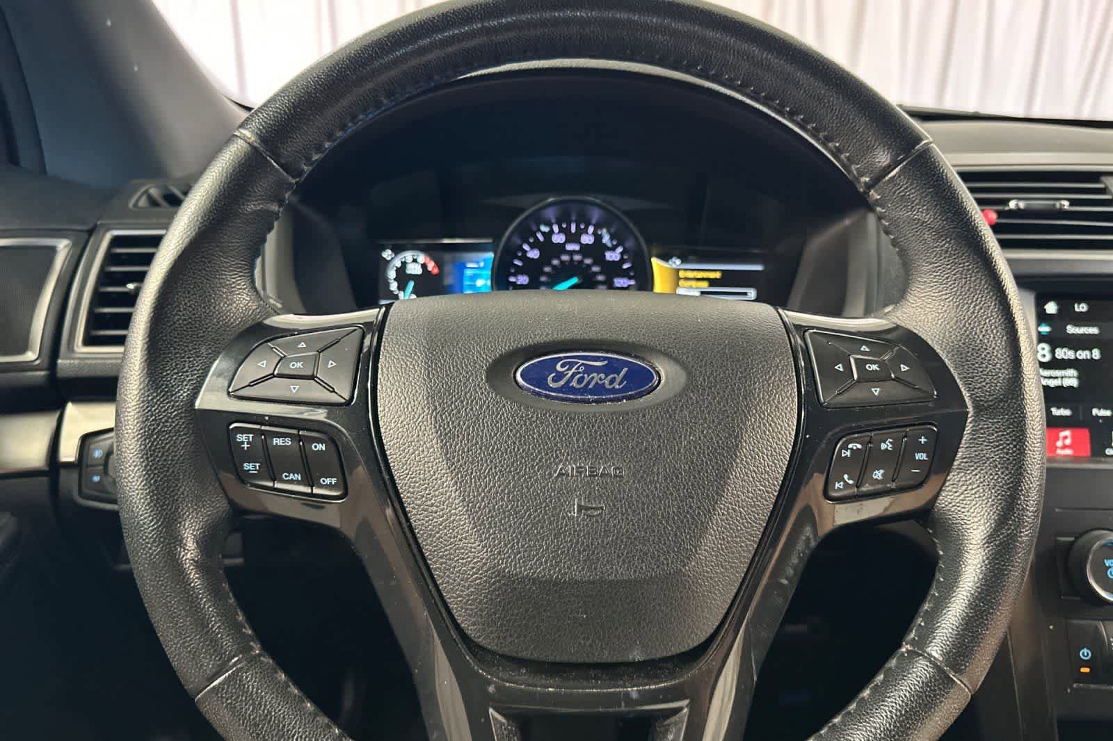 Used 2018 Ford Explorer XLT w/ Equipment Group 201A AWD/4WD image 25
