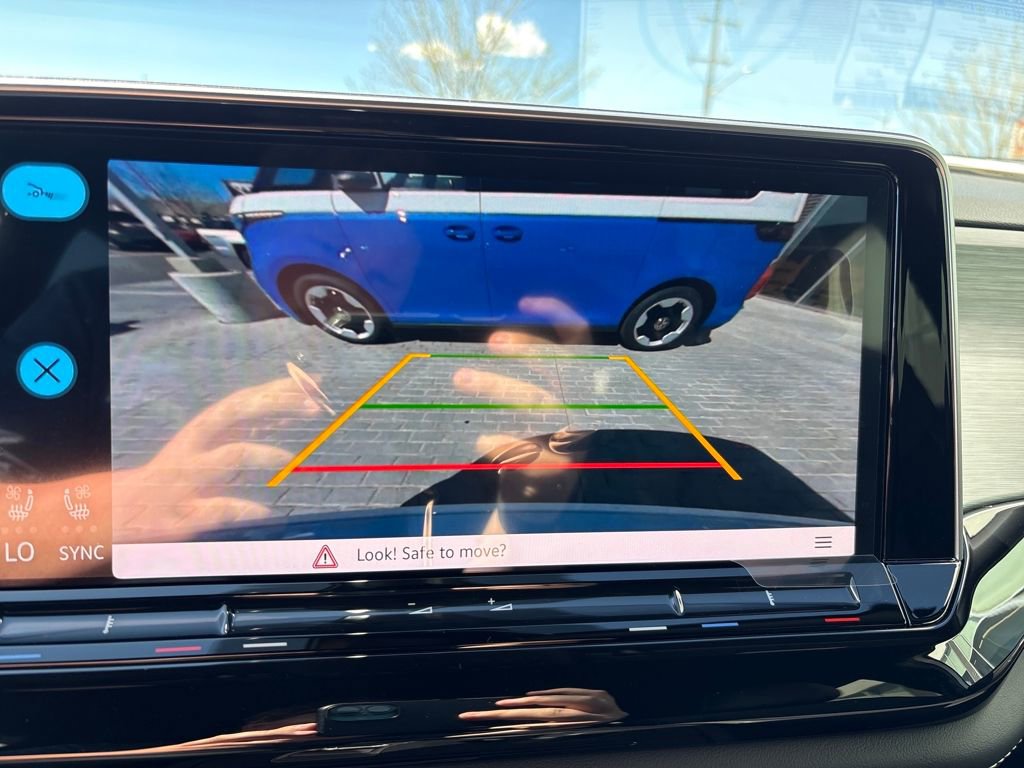 New 2026 Volkswagen Atlas Cross Sport SE image 13