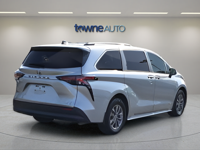 Used 2021 Toyota Sienna XLE AWD/4WD image 5