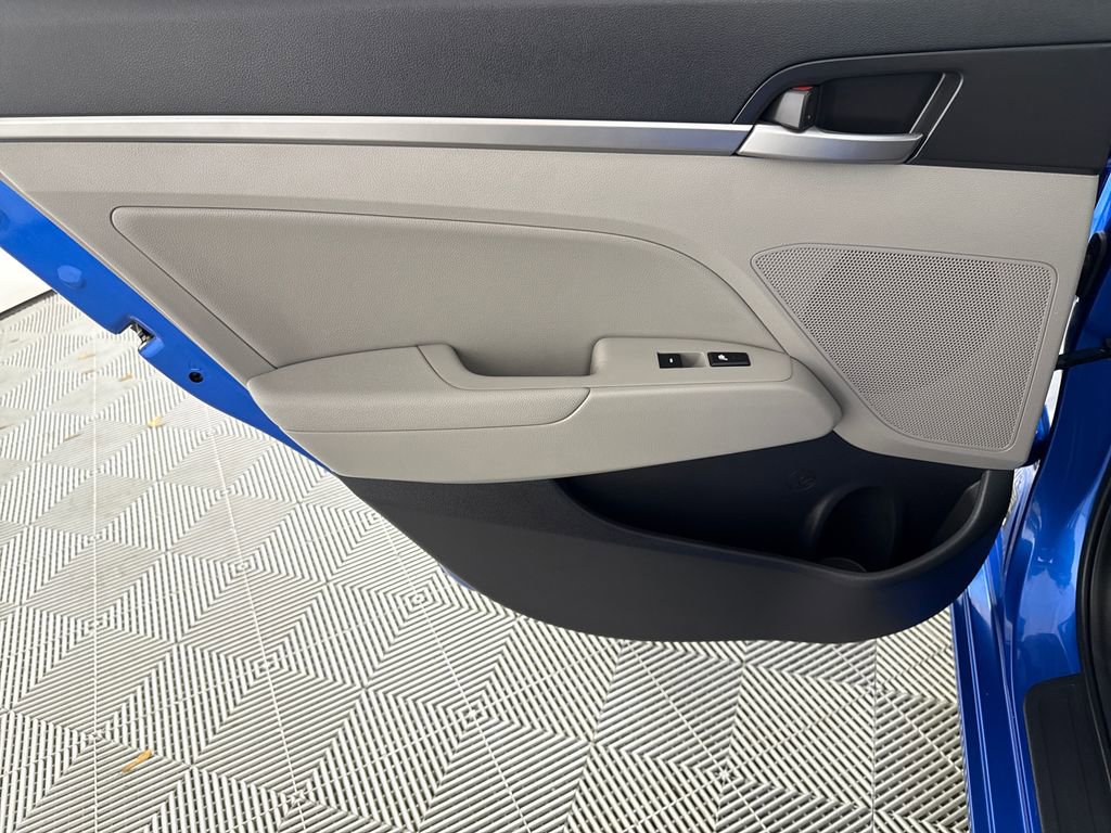 Used 2017 Hyundai Elantra Limited w/ Limited Ultimate Package 05 FWD image 12