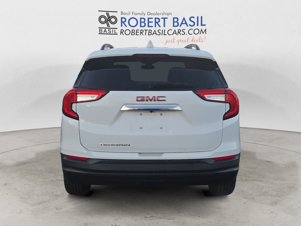Used 2023 GMC Terrain SLE w/ Driver Convenience Package image 4