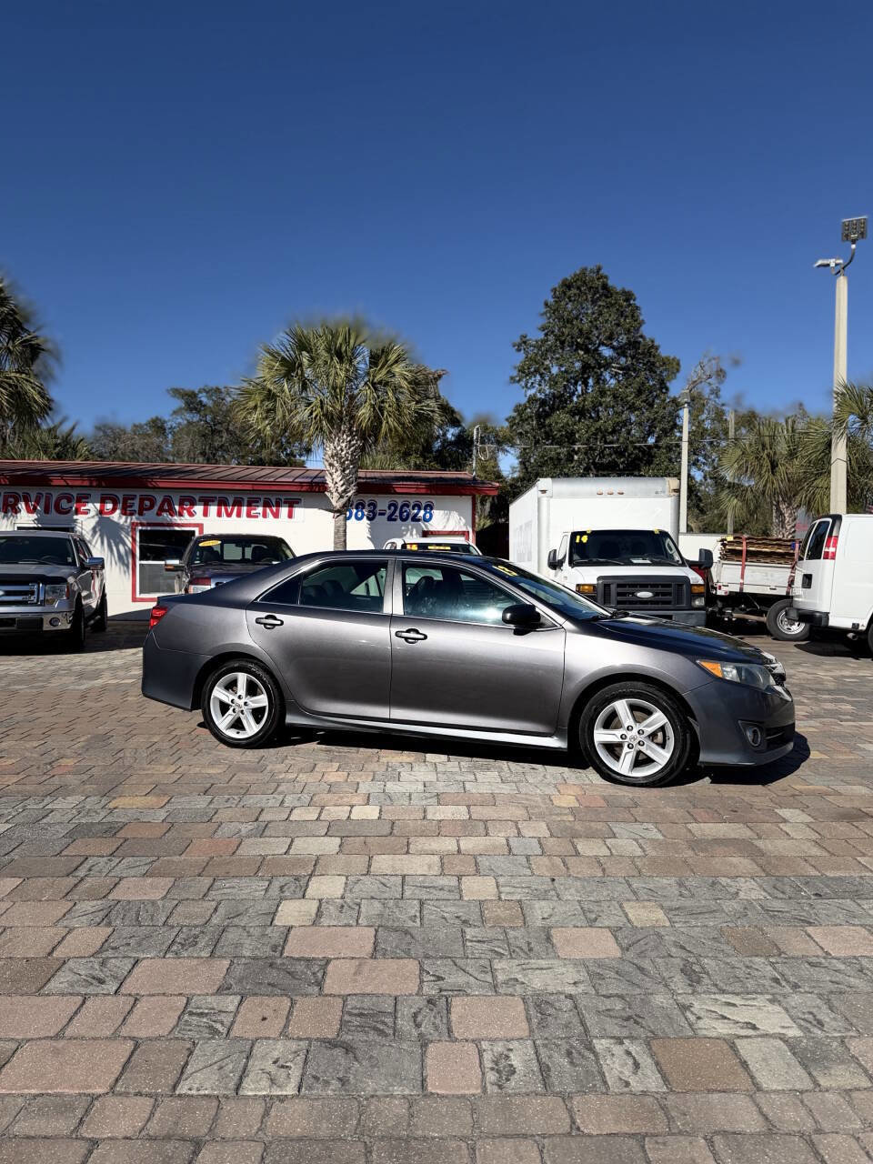 Used 2013 Toyota Camry SE image 3