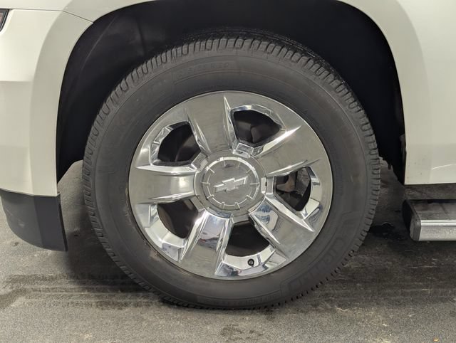 Used 2017 Chevrolet Suburban Premier AWD/4WD image 10