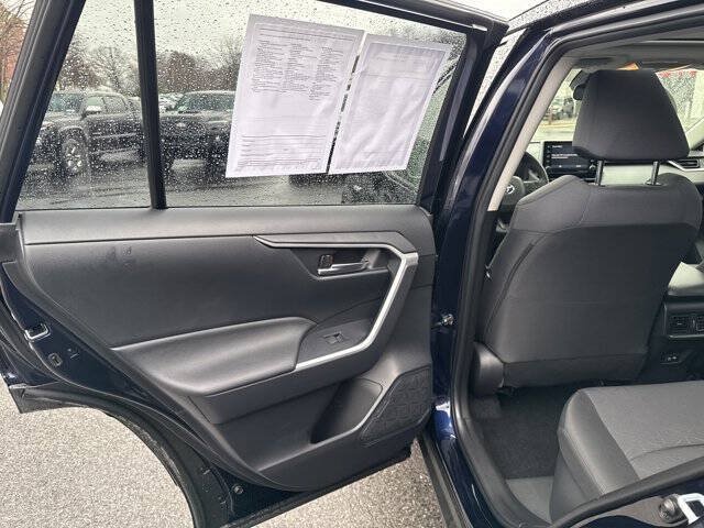 Used 2021 Toyota RAV4 XLE w/ Convenience Package AWD/4WD image 13