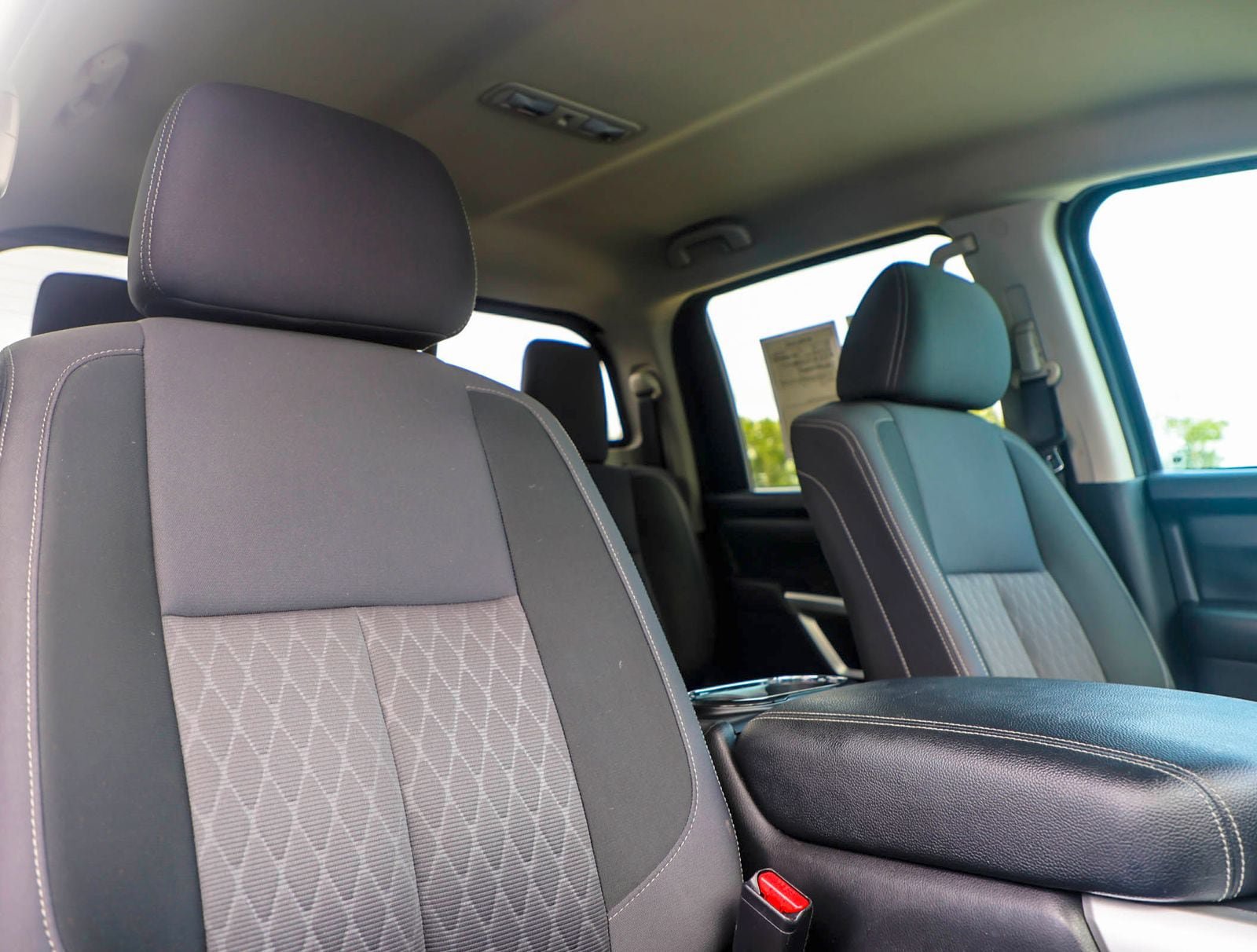 Used 2021 Nissan Titan SV w/ SV Convenience Package AWD/4WD image 11