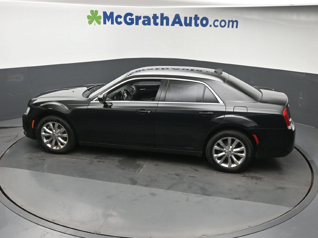 Used 2015 Chrysler 300 Limited w/ 300 Premium Group AWD/4WD image 23