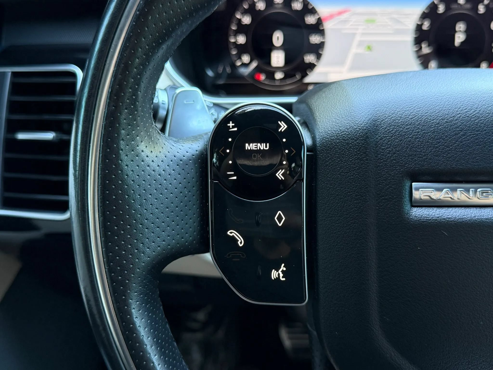 Used 2019 Land Rover Range Rover Sport Supercharged AWD/4WD image 11