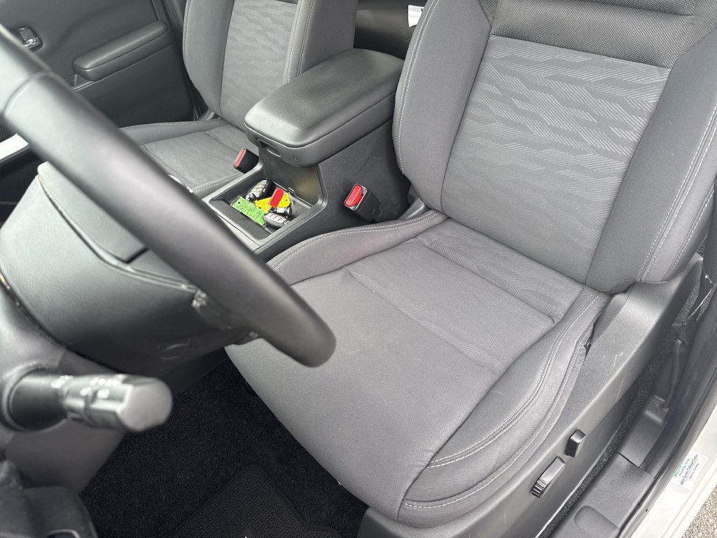 Used 2023 Nissan Frontier SV w/ SV Convenience Package RWD image 11