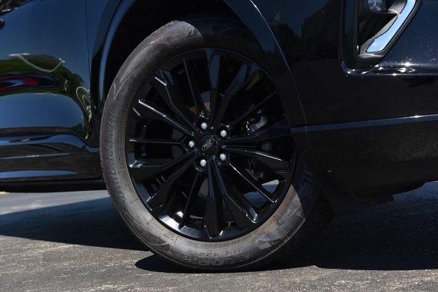 Used 2023 Ford Escape ST-Line Elite image 3