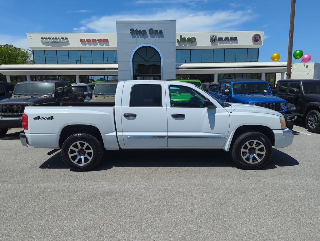 Used 2005 Dodge Dakota Laramie AWD/4WD image 4