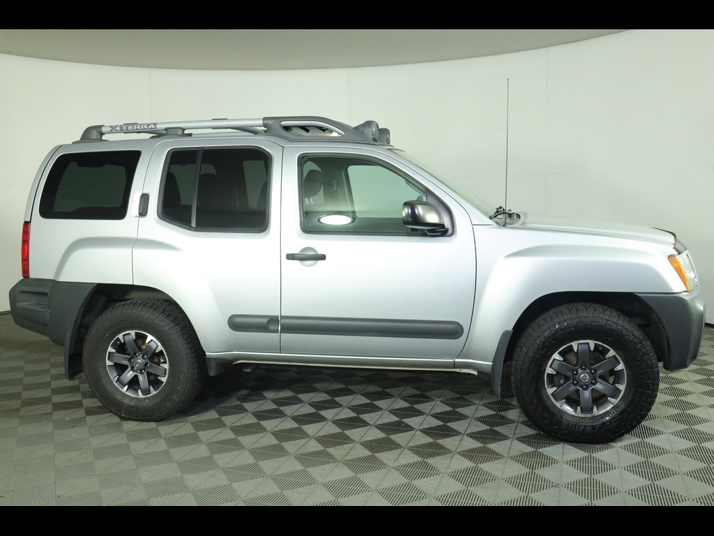 Used 2015 Nissan Xterra PRO-4X AWD/4WD image 13