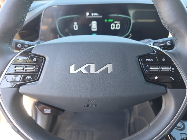 Used 2024 Kia Niro SX image 29