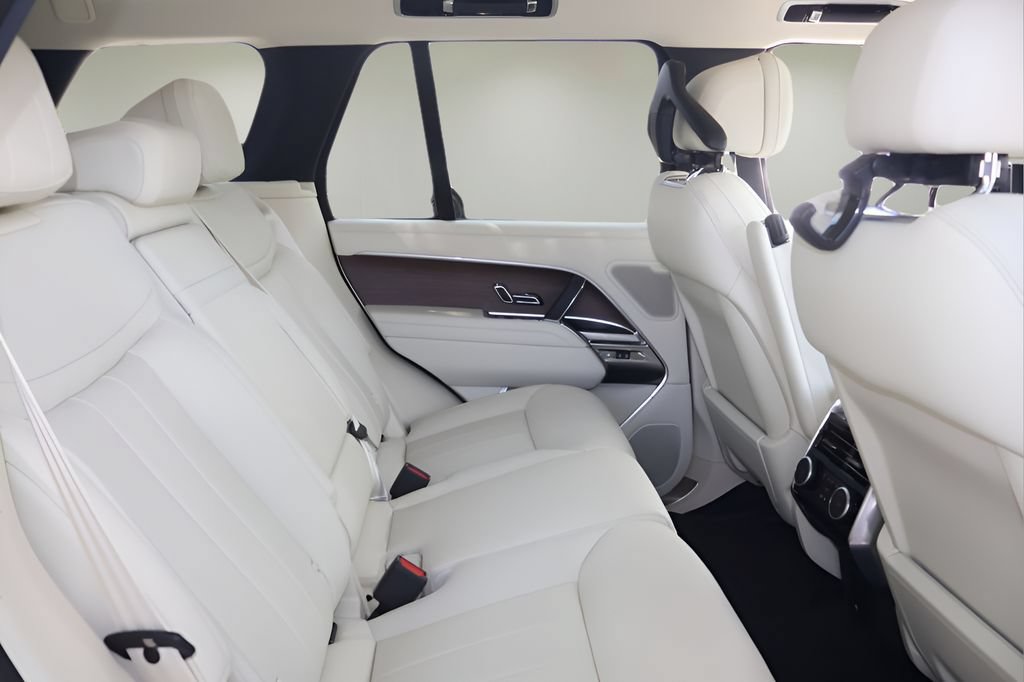 New 2026 Land Rover Range Rover SE AWD/4WD image 16