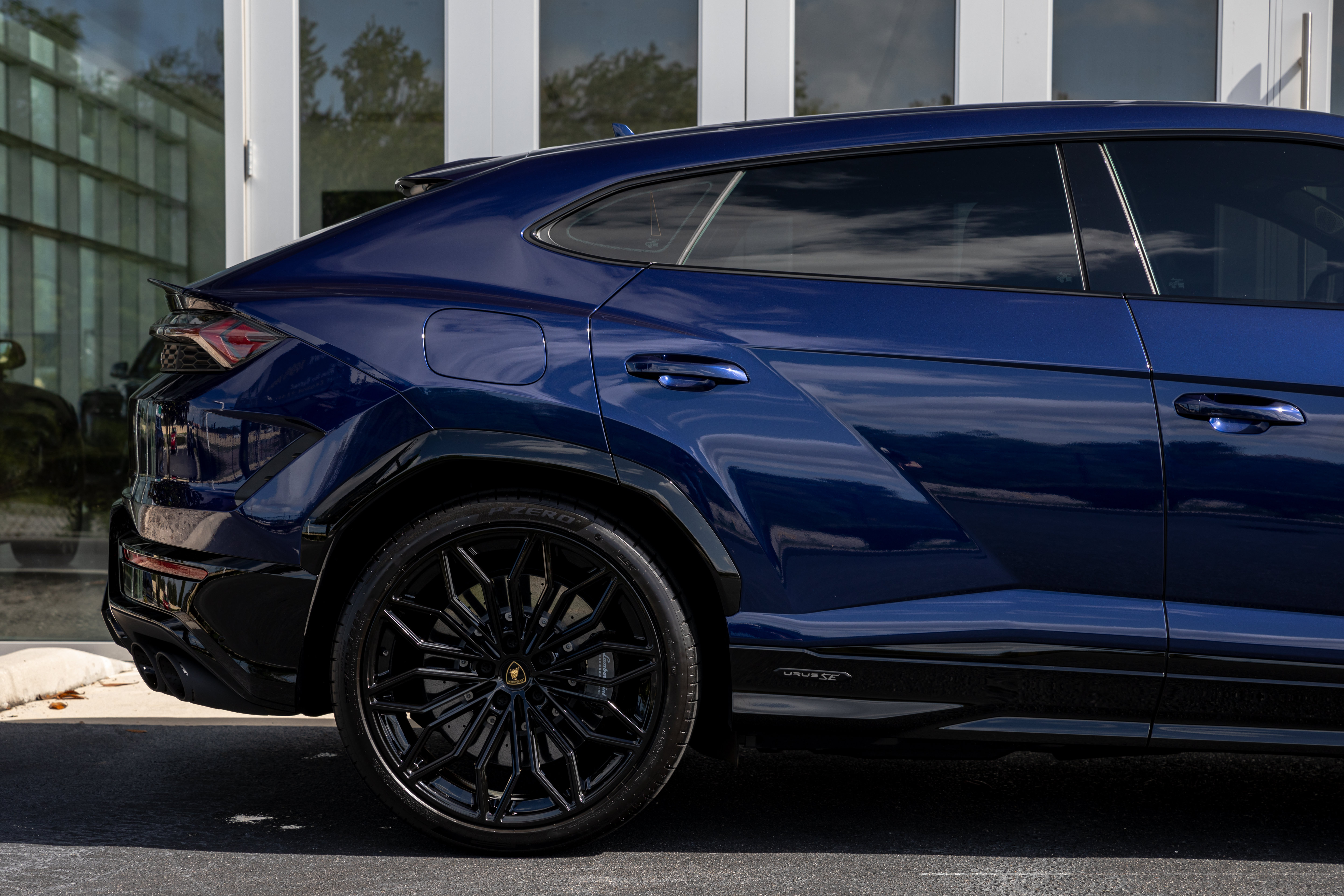 Used 2025 Lamborghini Urus Performante AWD/4WD image 39
