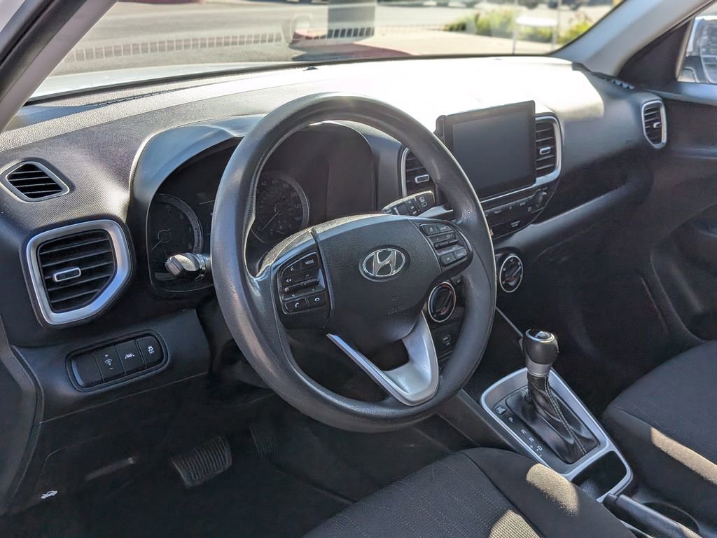 Used 2021 Hyundai Venue SE image 13