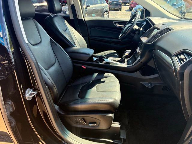 Used 2018 Ford Edge Titanium image 19