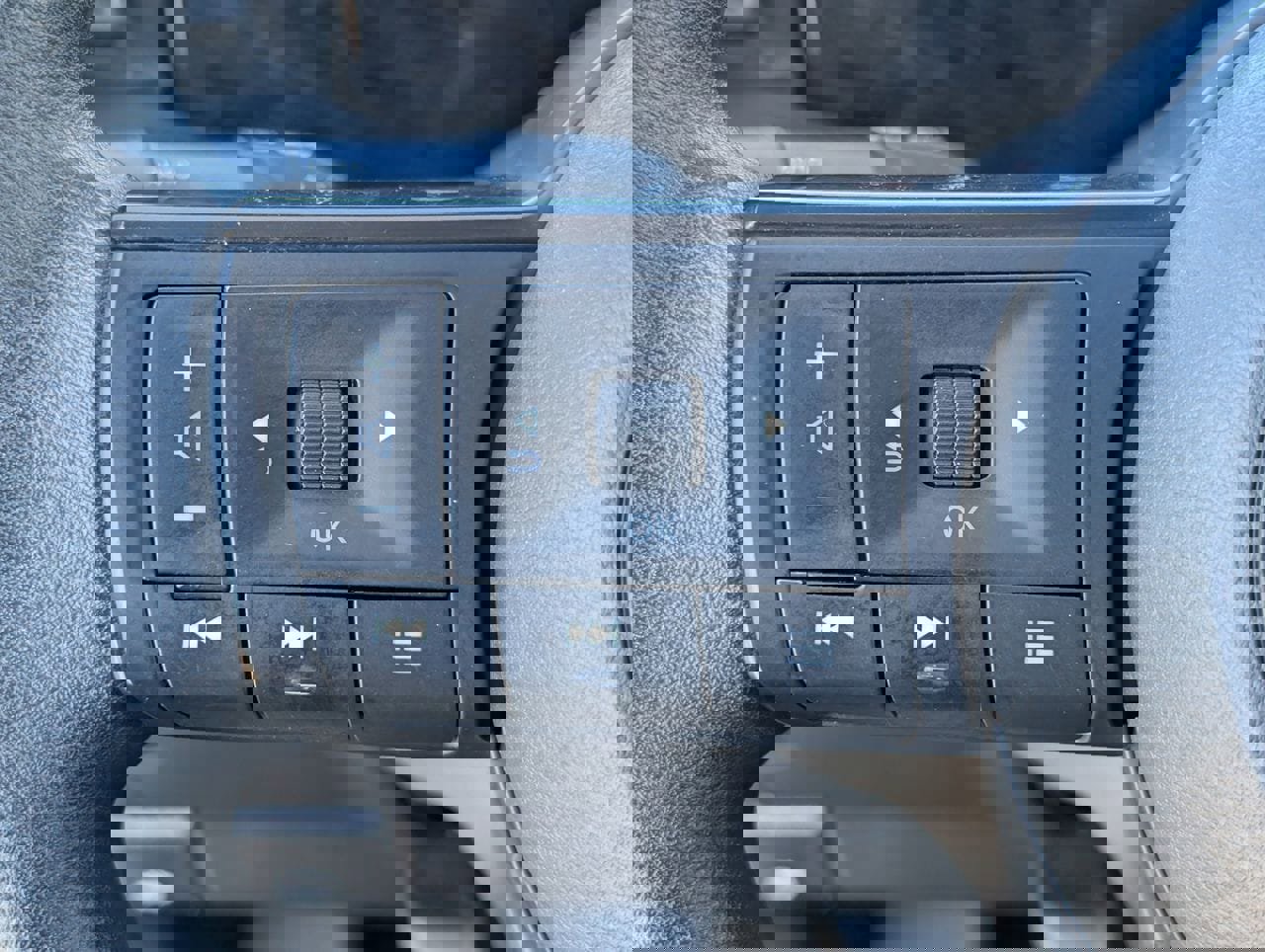 Certified 2025 Nissan Kicks S image 24