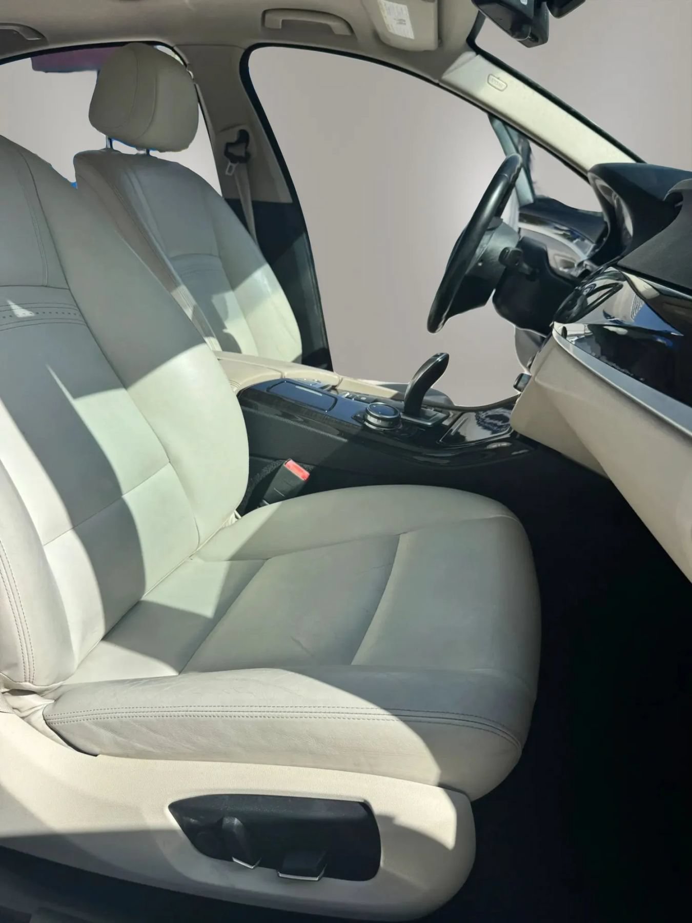 Used 2014 BMW 528i Sedan RWD image 22