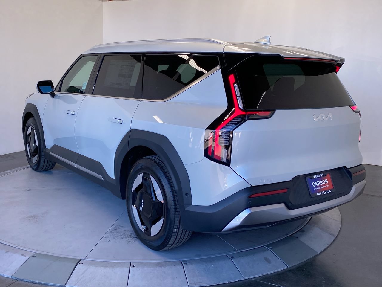 New 2026 Kia EV9 Wind AWD/4WD image 3
