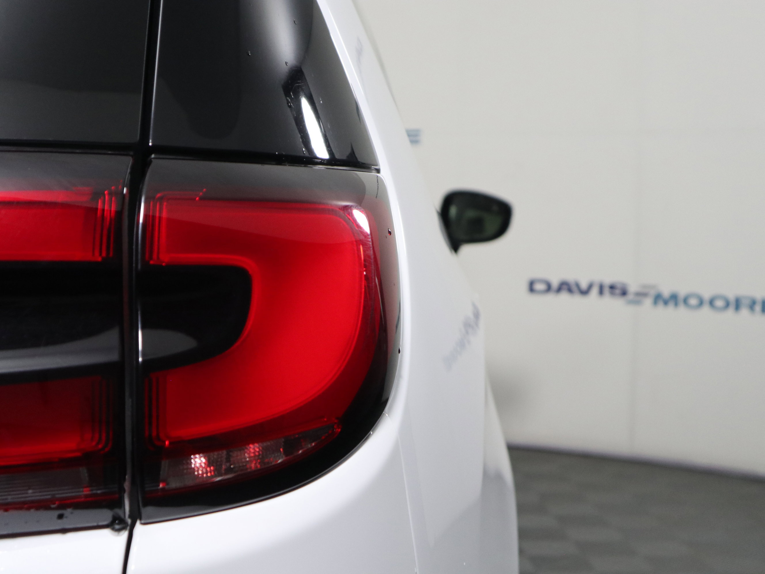 Used 2024 Chrysler Pacifica Touring-L FWD image 6