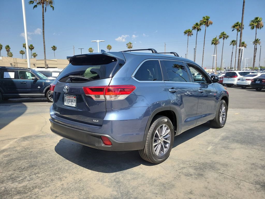 Used 2017 Toyota Highlander XLE FWD image 4