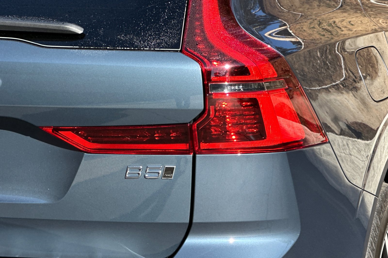 New 2026 Volvo XC60 B5 Plus w/ Climate Package image 7