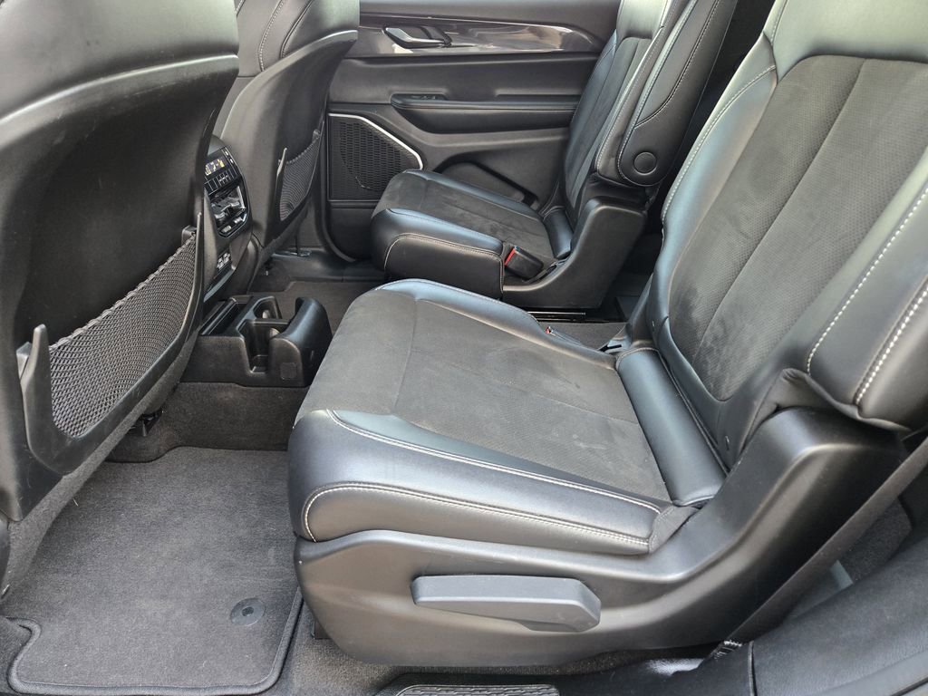 Used 2022 Jeep Grand Cherokee L Altitude image 27