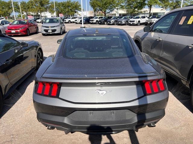 Used 2025 Ford Mustang Premium RWD image 4