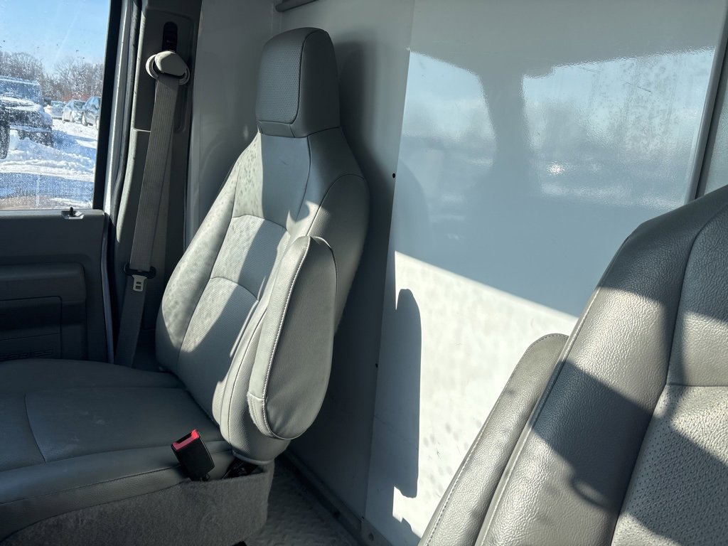 Used 2024 Ford E-350 and Econoline 350 Super Duty w/ Power Windows & Locks Group image 17