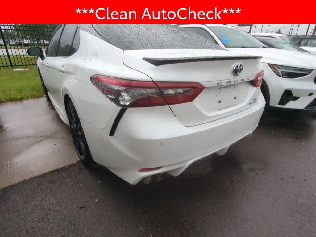 Used 2022 Toyota Camry XSE w/ Navigation Upgrade Package FWD image 4