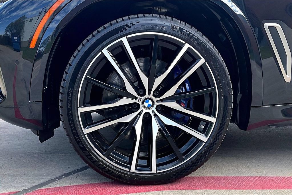 Used 2021 BMW X5 M50i AWD/4WD image 11