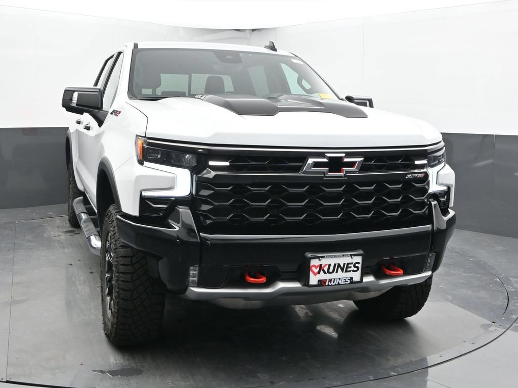 Used 2024 Chevrolet Silverado 1500 ZR2 w/ Technology Package AWD/4WD image 3