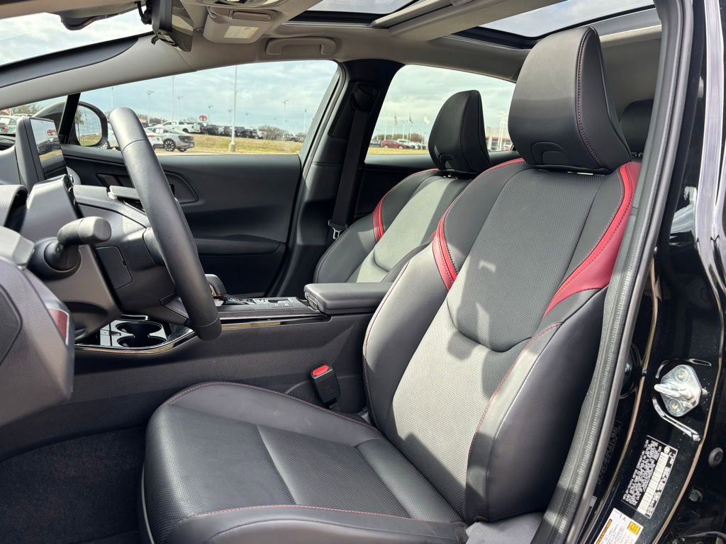 Used 2024 Toyota Prius Prime Premium w/ Advanced Technology Package image 11