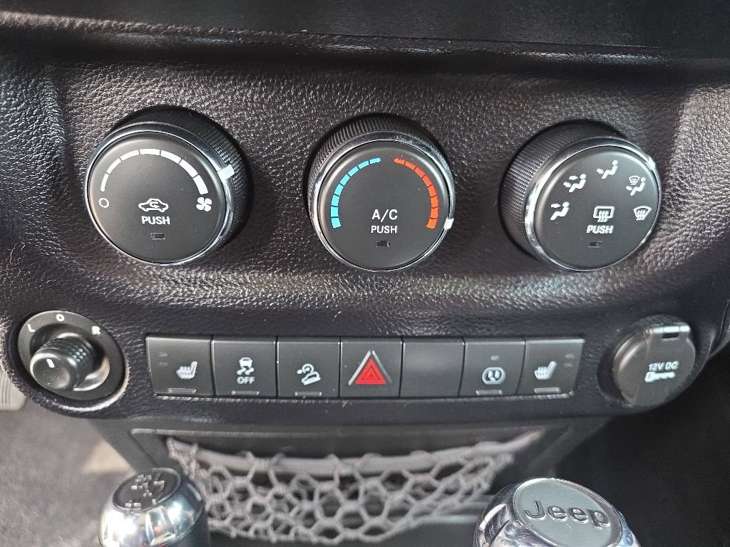 Used 2013 Jeep Wrangler Unlimited Sport AWD/4WD image 20