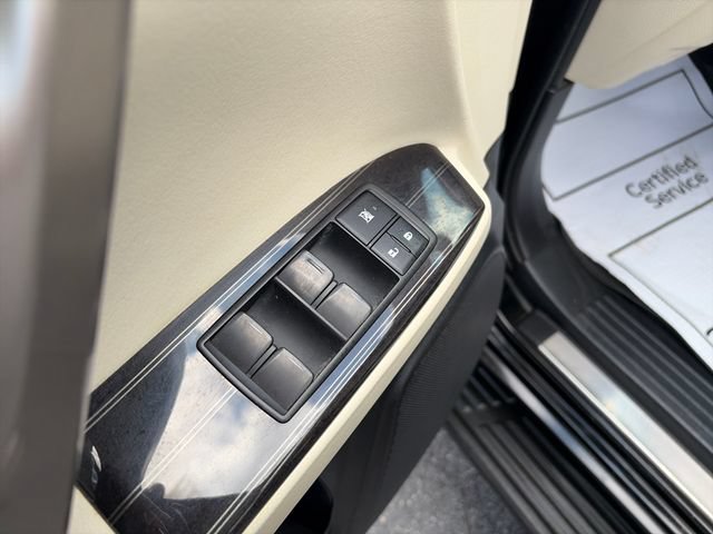Used 2021 Lexus GX 460 Premium w/ Accessory Package AWD/4WD image 11