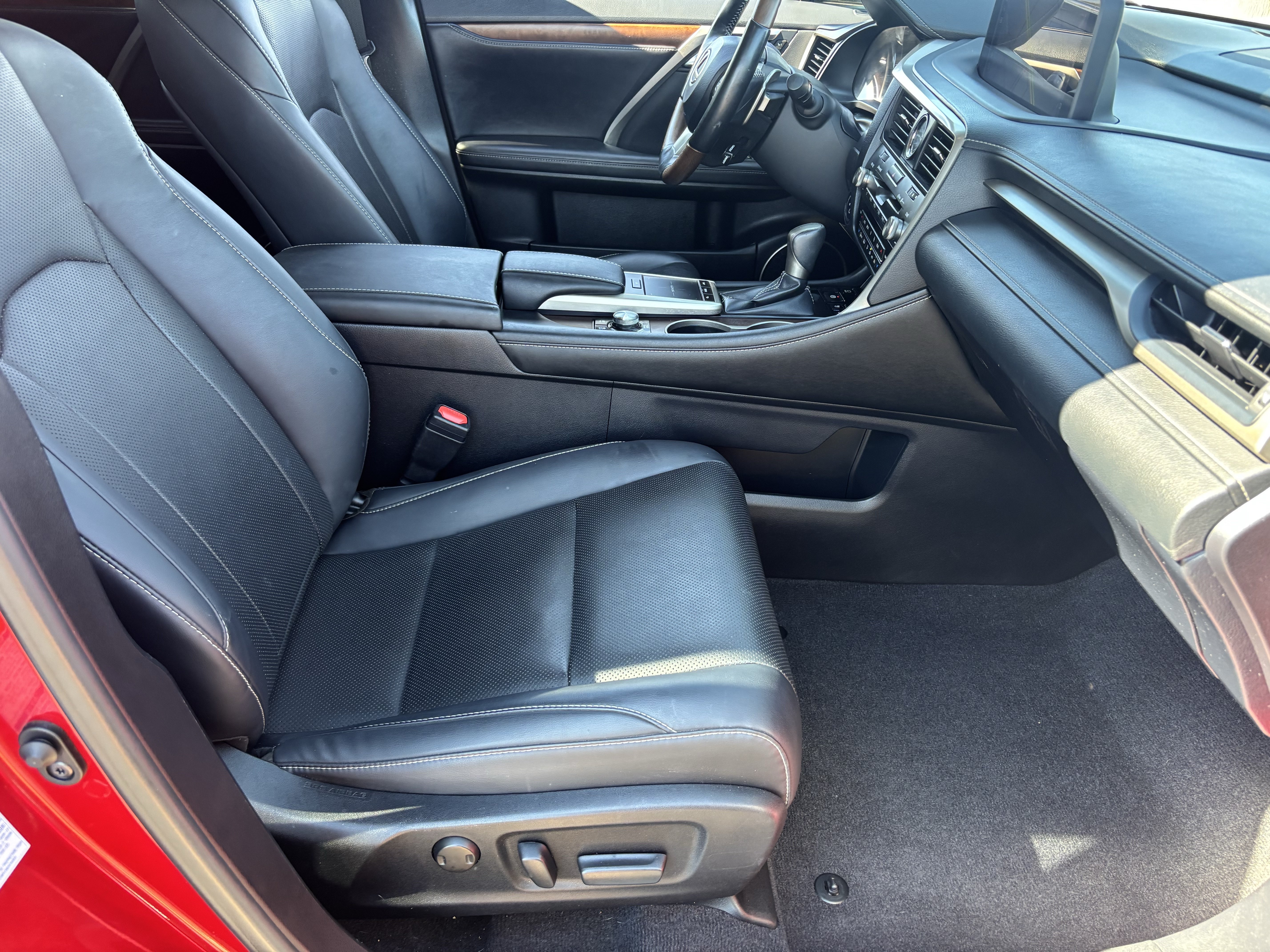 Used 2020 Lexus RX 450hL AWD w/ Premium Package image 10