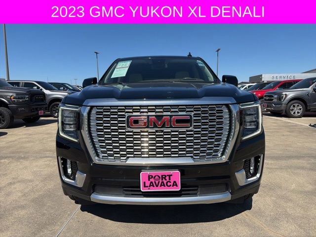 Used 2023 GMC Yukon XL Denali image 2