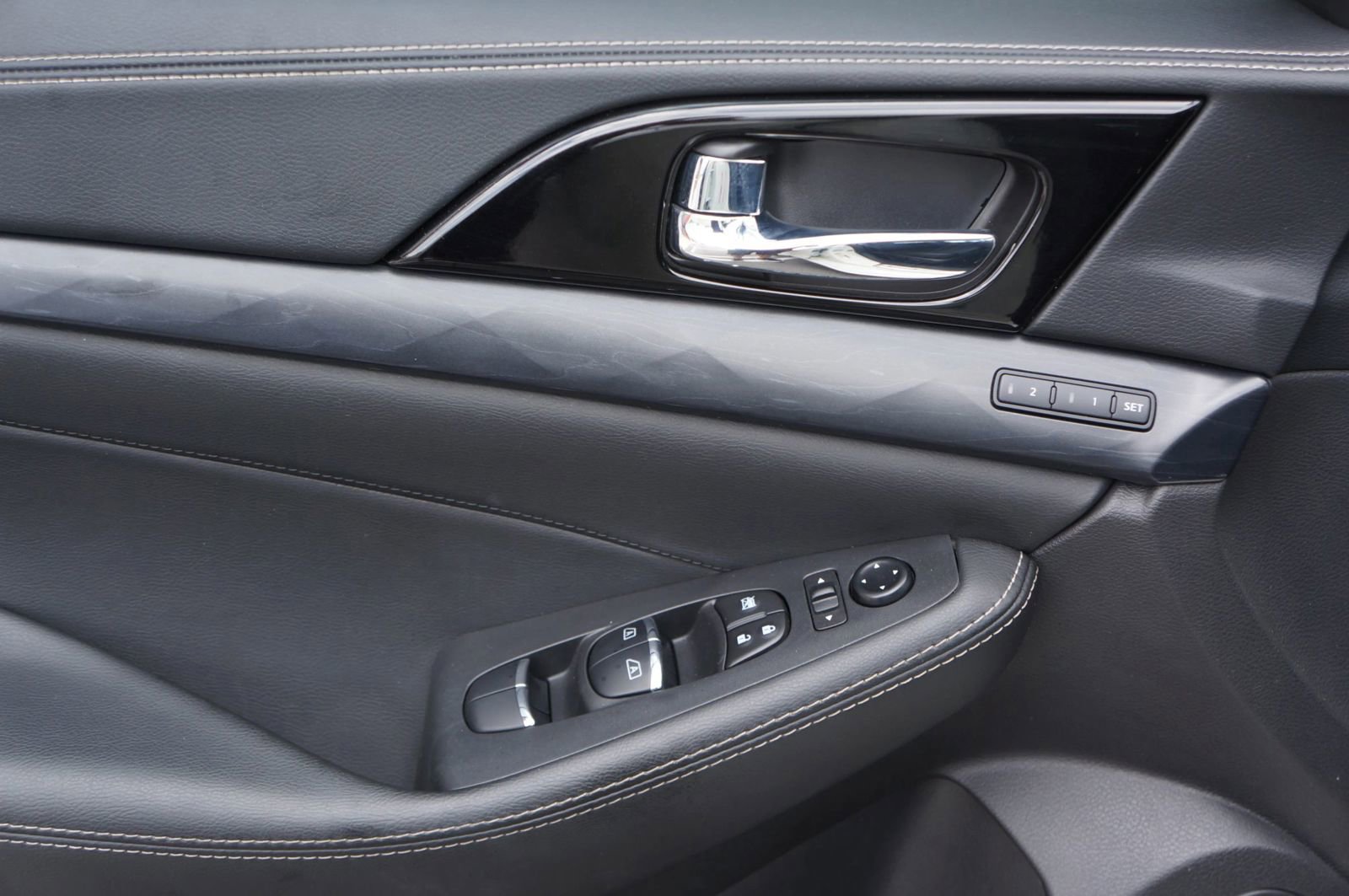 Used 2023 Nissan Maxima Platinum w/ Sport Mat Group FWD image 20