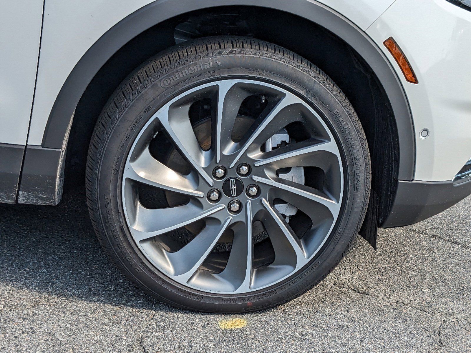 Certified 2023 Lincoln Nautilus Reserve w/ Equipment Group 202A image 12