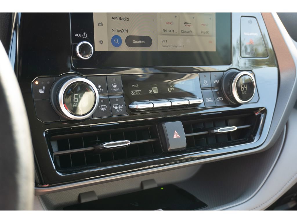 Used 2023 Toyota Highlander XLE image 26