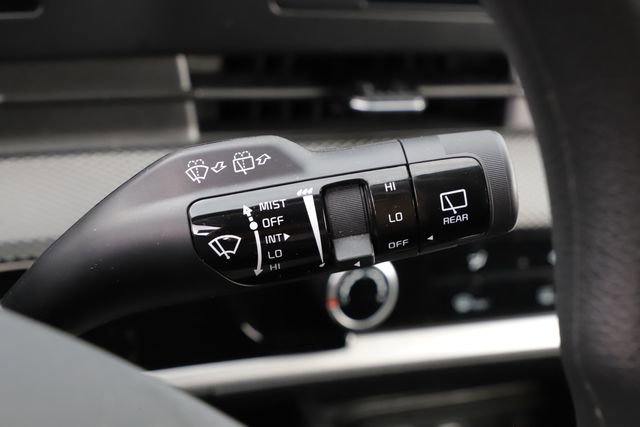 Used 2025 Kia Sportage LX image 28