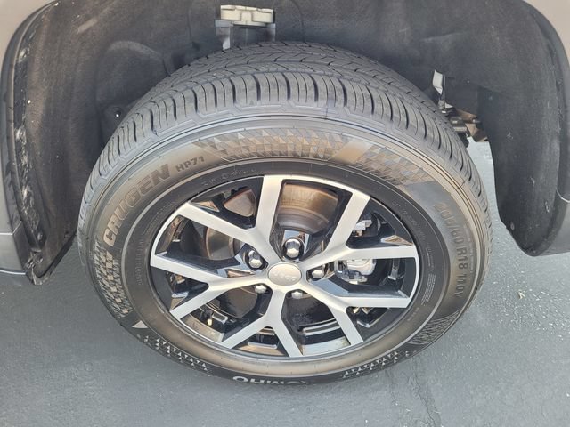 Used 2023 Jeep Grand Cherokee Limited AWD/4WD image 24