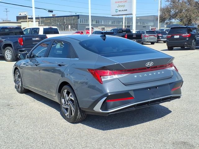Used 2024 Hyundai Elantra SEL w/ Convenience Package FWD image 7