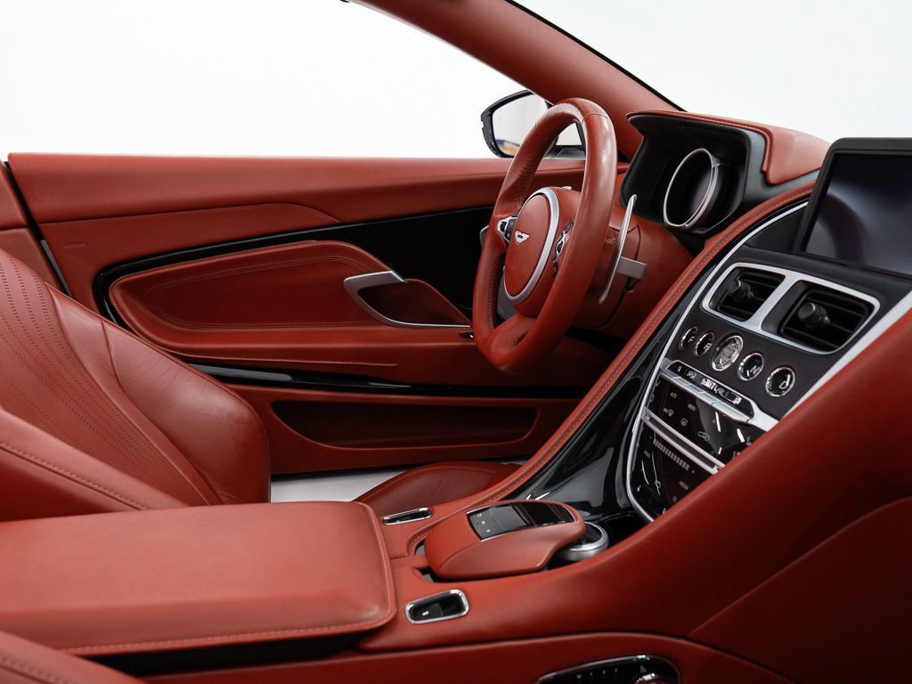 Used 2021 Aston Martin DB11 Volante RWD image 30