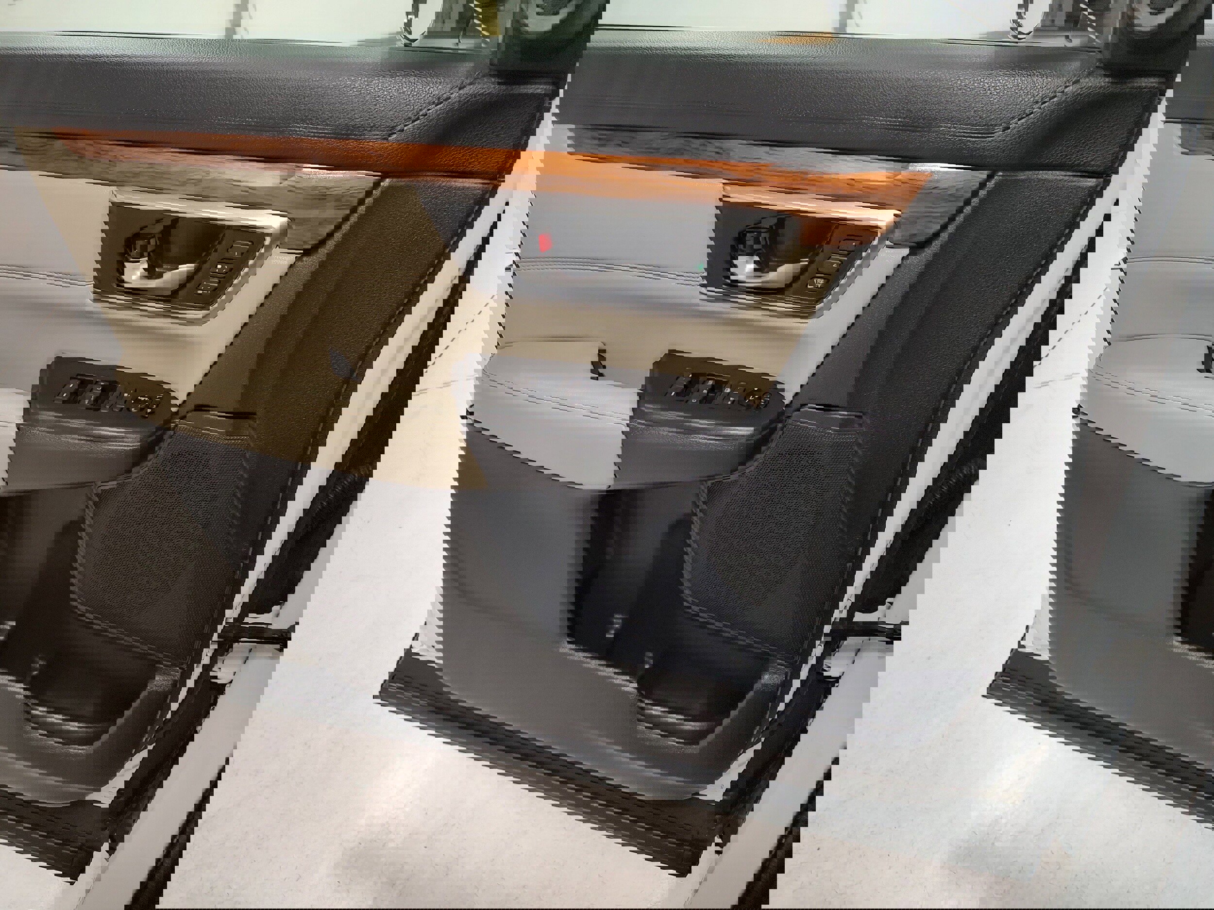 Used 2019 Honda CR-V Touring image 9